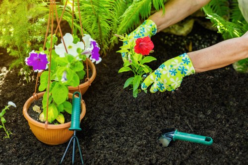 Eco-friendly garden waste collection with separated materials